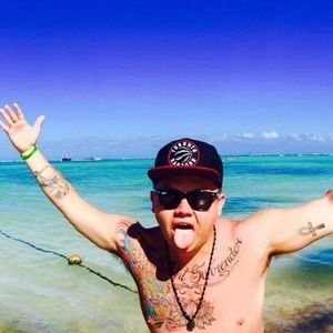 Meet your Posher, Logan